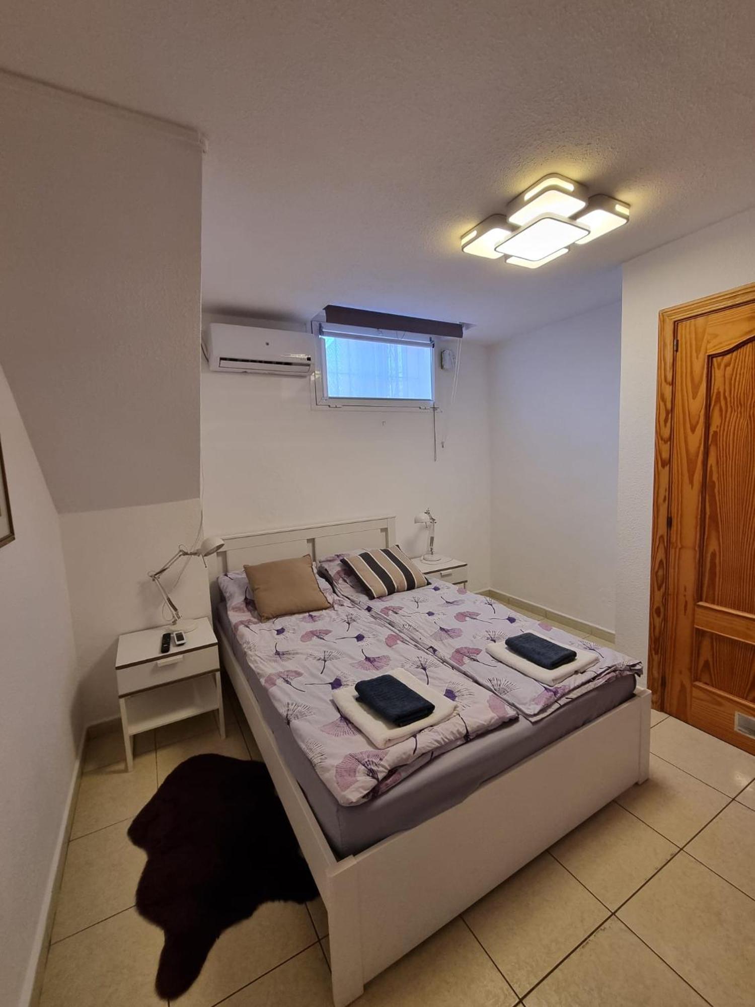 Cozy Rooms In Terraced House فوينخيرولا المظهر الخارجي الصورة