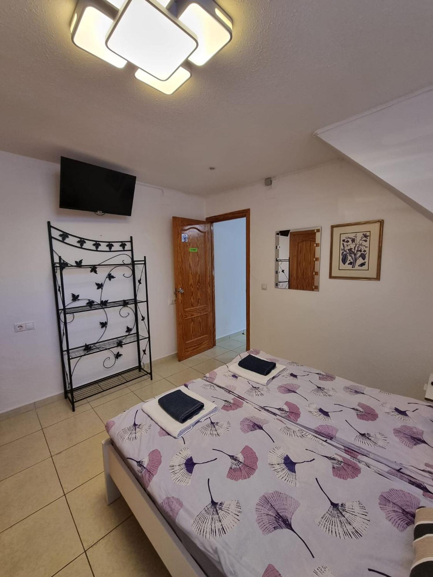 Cozy Rooms In Terraced House فوينخيرولا المظهر الخارجي الصورة